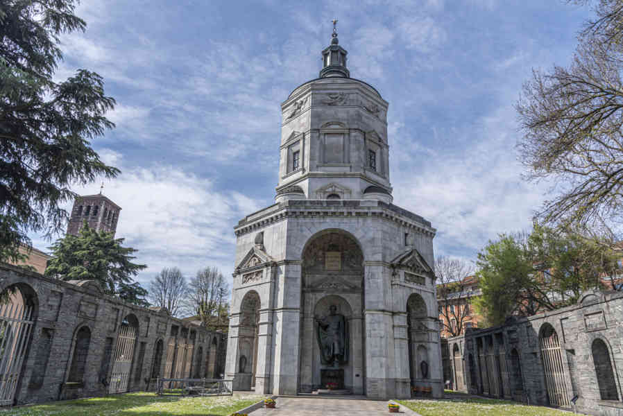 Italia - Milán 090 - Templo de la Victoria o  Memorial de los Milaneses Caídos.jpg